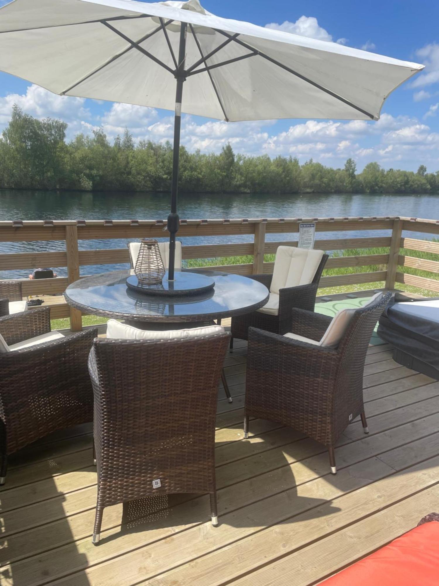 Award Winning Serenity With Outstanding Lakeside Views From The Hot Tub , At Lakes Leisure Park, Stamford * Tallington